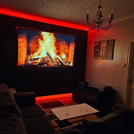 Lister Park Bradford 2Bed Detached Cottage House Parking Cinema Screen Games Room Bradford (West Yorkshire) Exterior foto