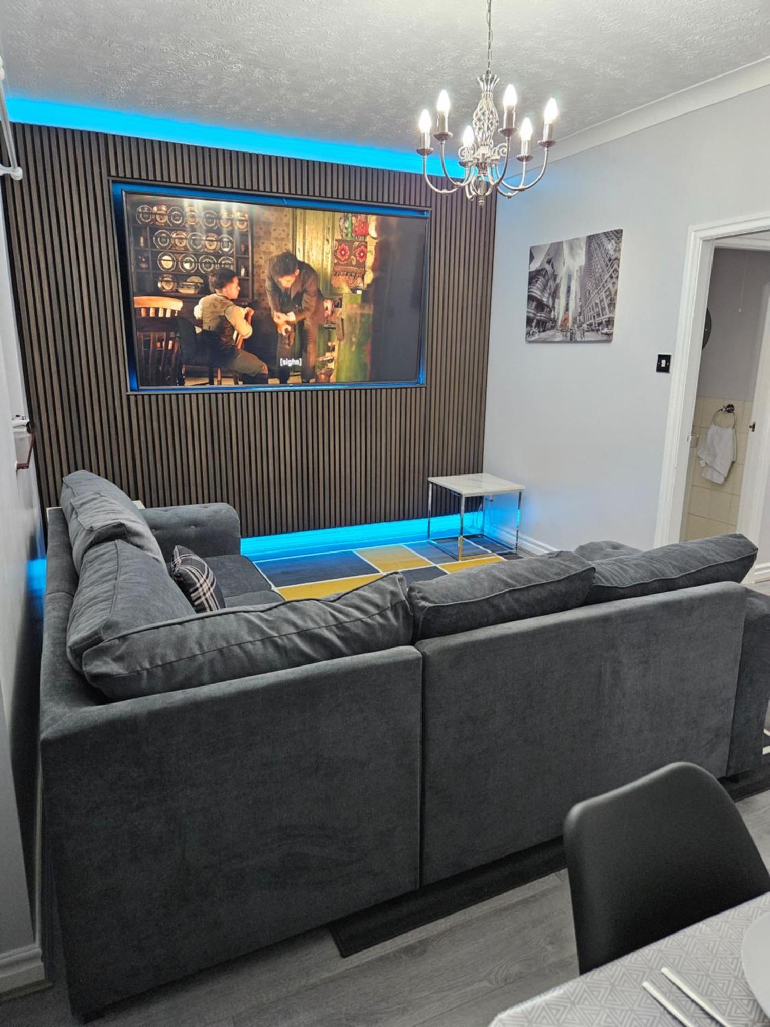 Lister Park Bradford 2Bed Detached Cottage House Parking Cinema Screen Games Room Bradford (West Yorkshire) Exterior foto