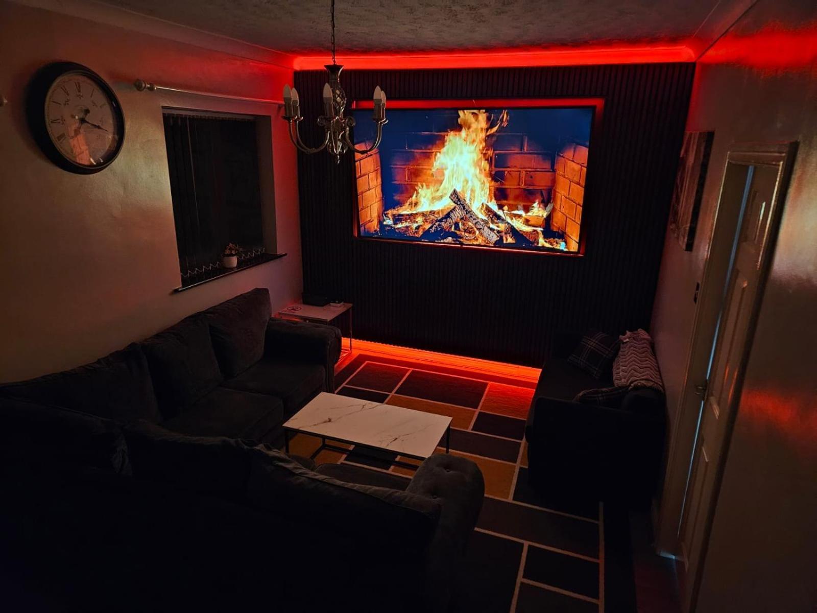 Lister Park Bradford 2Bed Detached Cottage House Parking Cinema Screen Games Room Bradford (West Yorkshire) Exterior foto